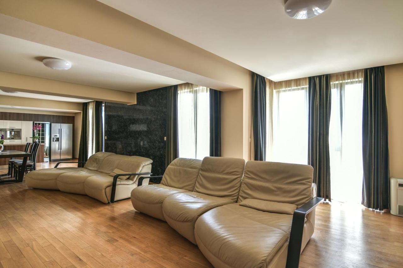 Central Flat With Monster Living Room Varna ภายนอก รูปภาพ