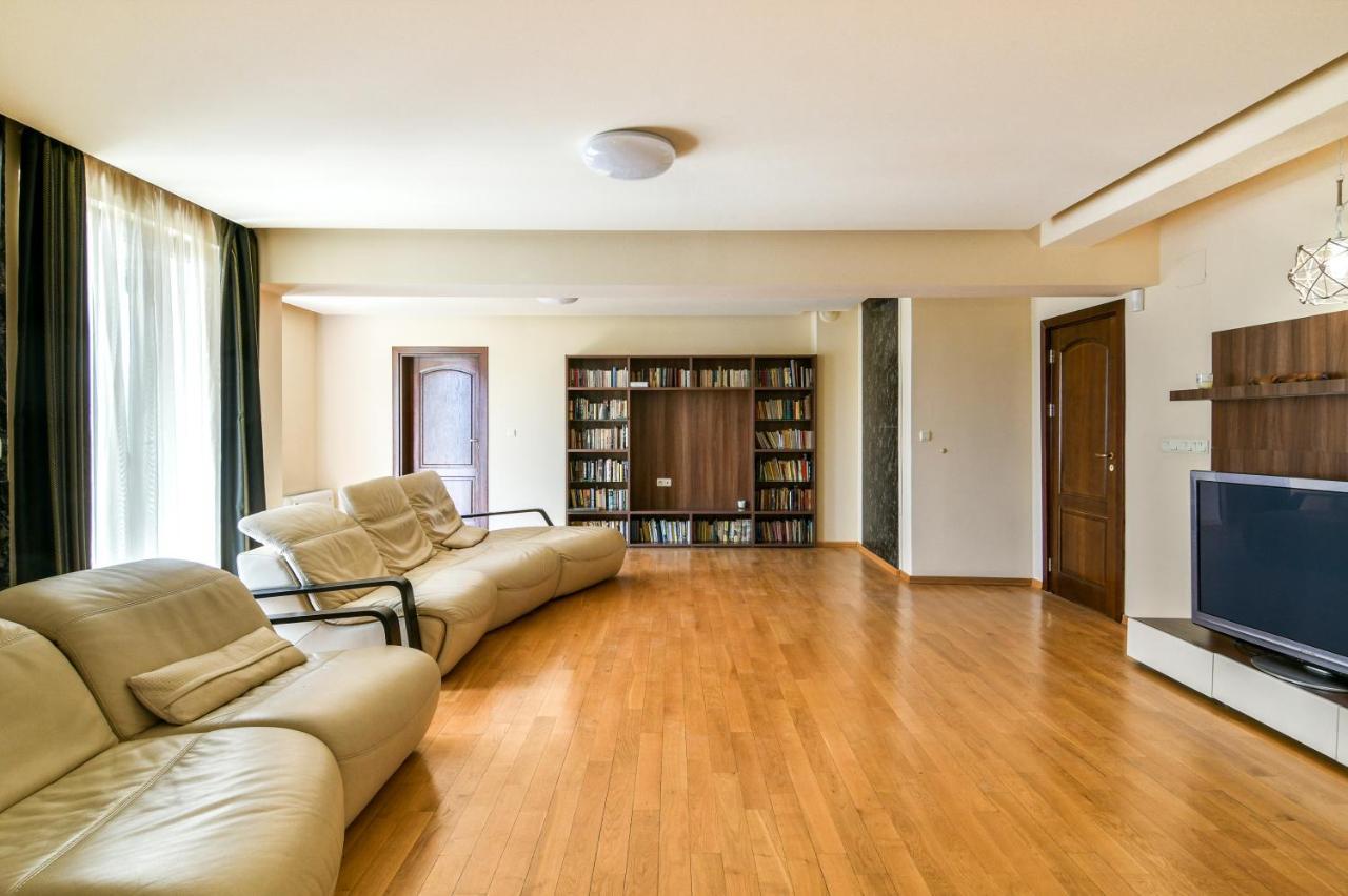 Central Flat With Monster Living Room Varna ภายนอก รูปภาพ