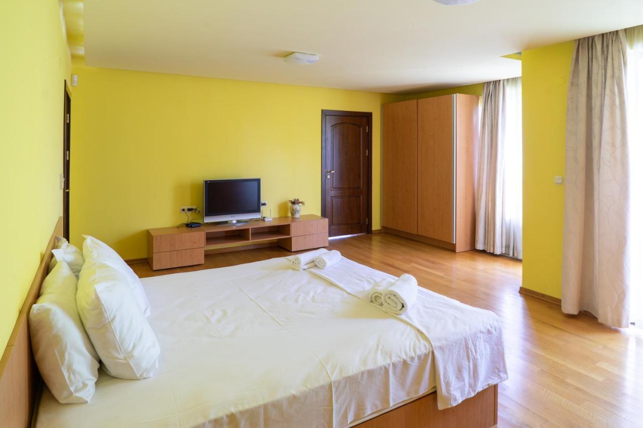 Central Flat With Monster Living Room Varna ภายนอก รูปภาพ