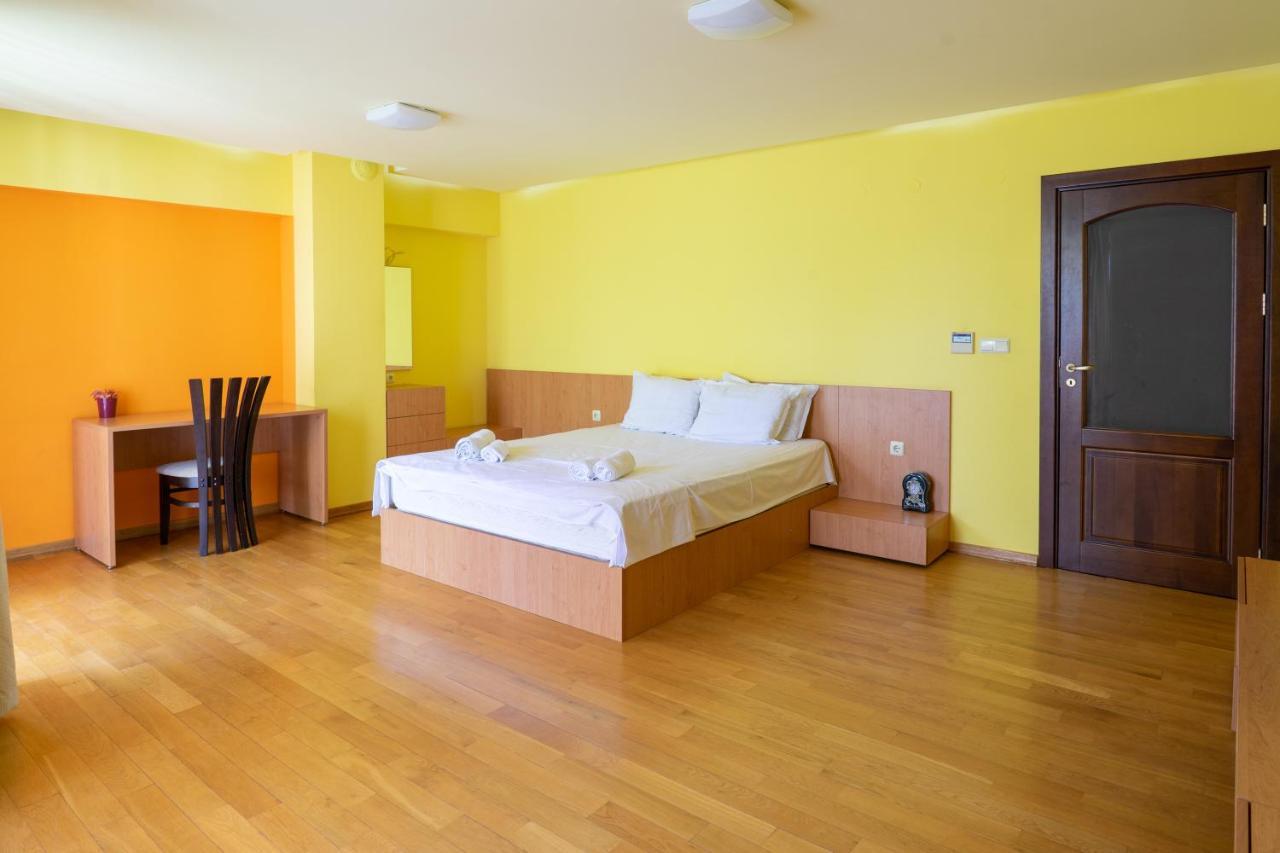 Central Flat With Monster Living Room Varna ภายนอก รูปภาพ