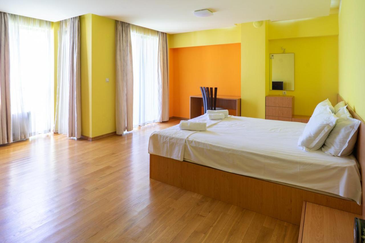 Central Flat With Monster Living Room Varna ภายนอก รูปภาพ